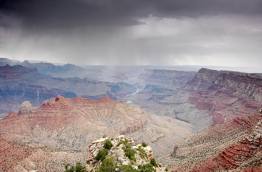 Regen über dem Grand Canyon II