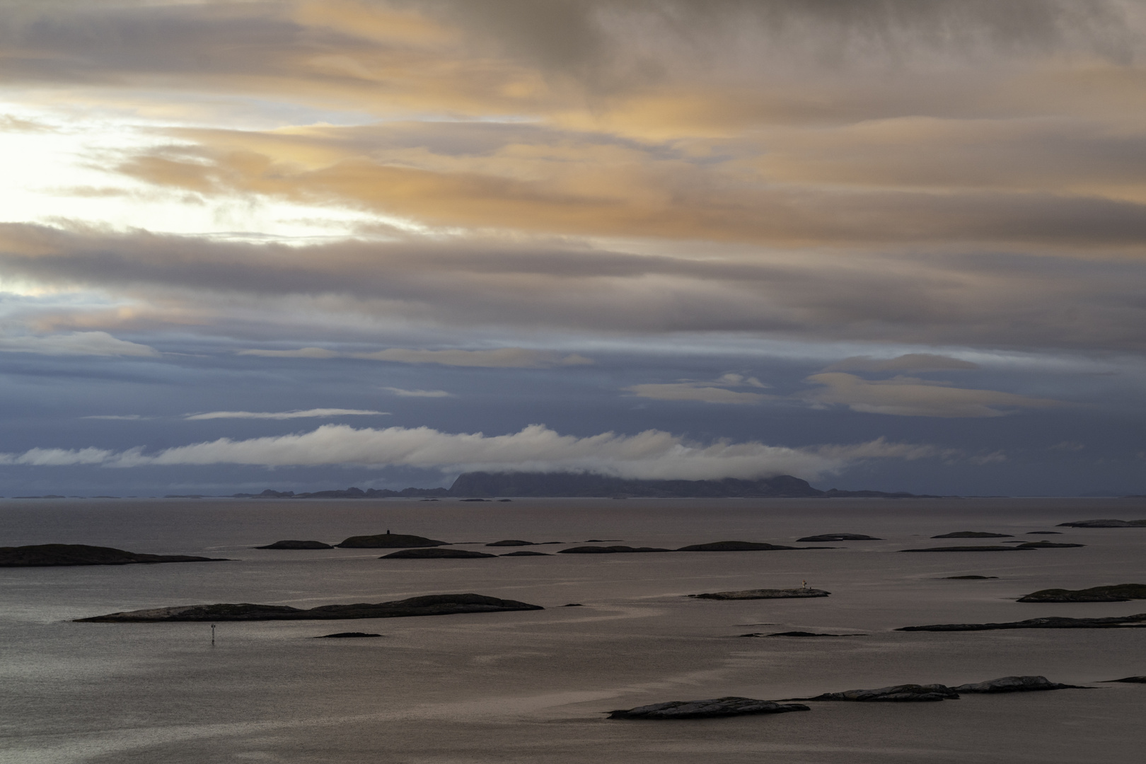 Regen über dem Nordmeer