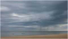Regen über dem Wasser