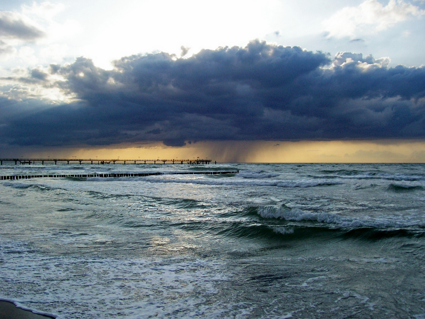 Regen über der Ostsee