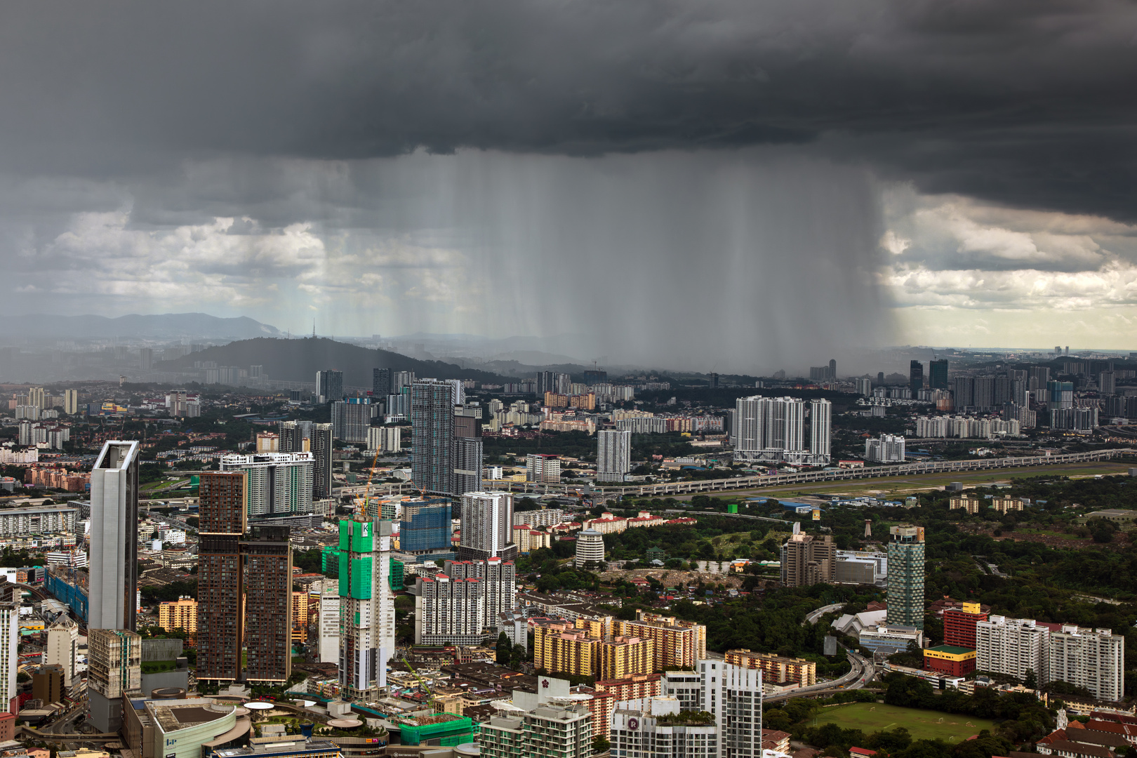Regen über Kuala Lumpur