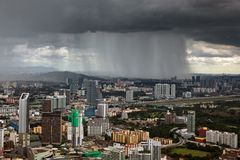 Regen über Kuala Lumpur