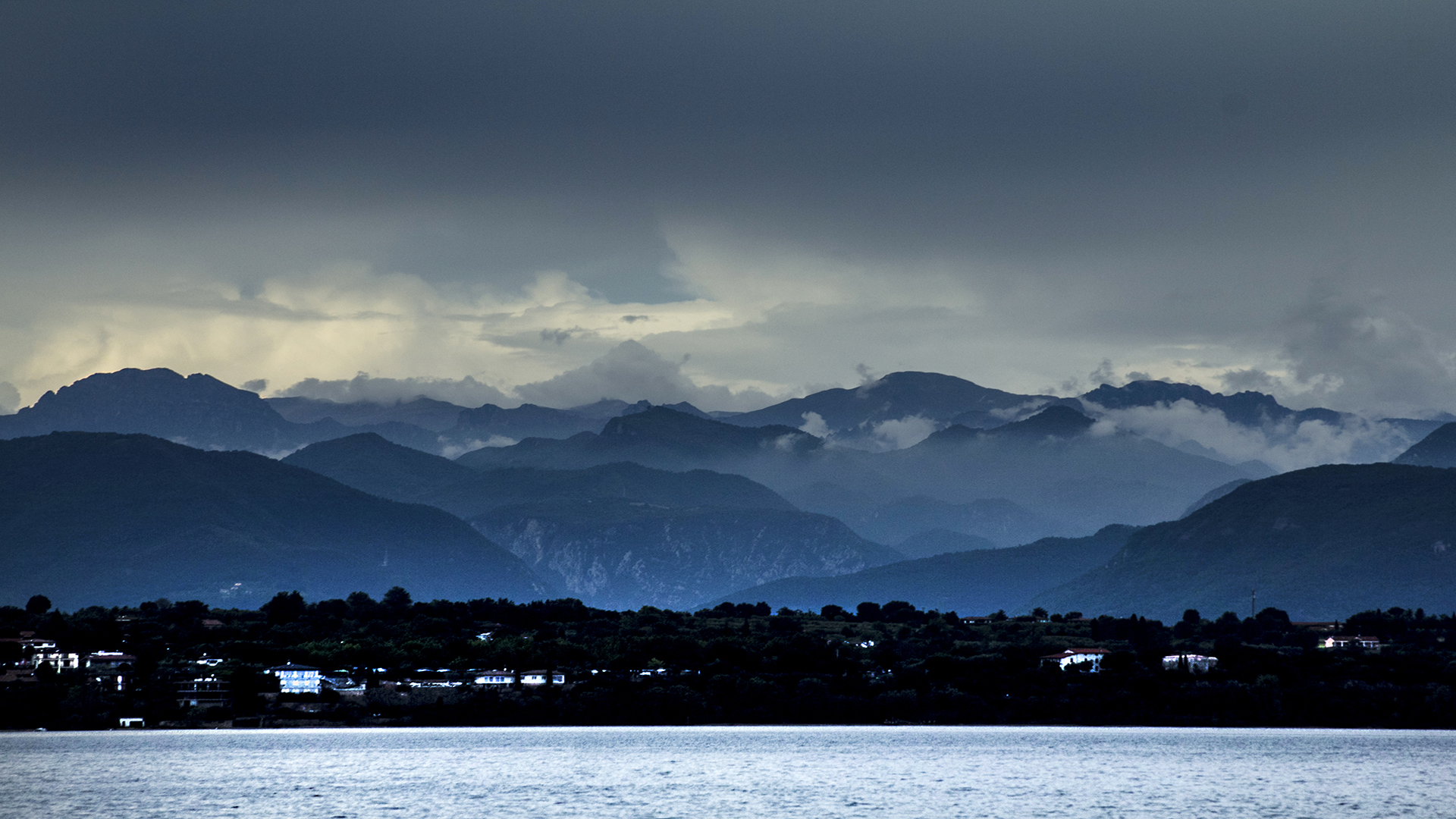 Regen über Moniga del Garda