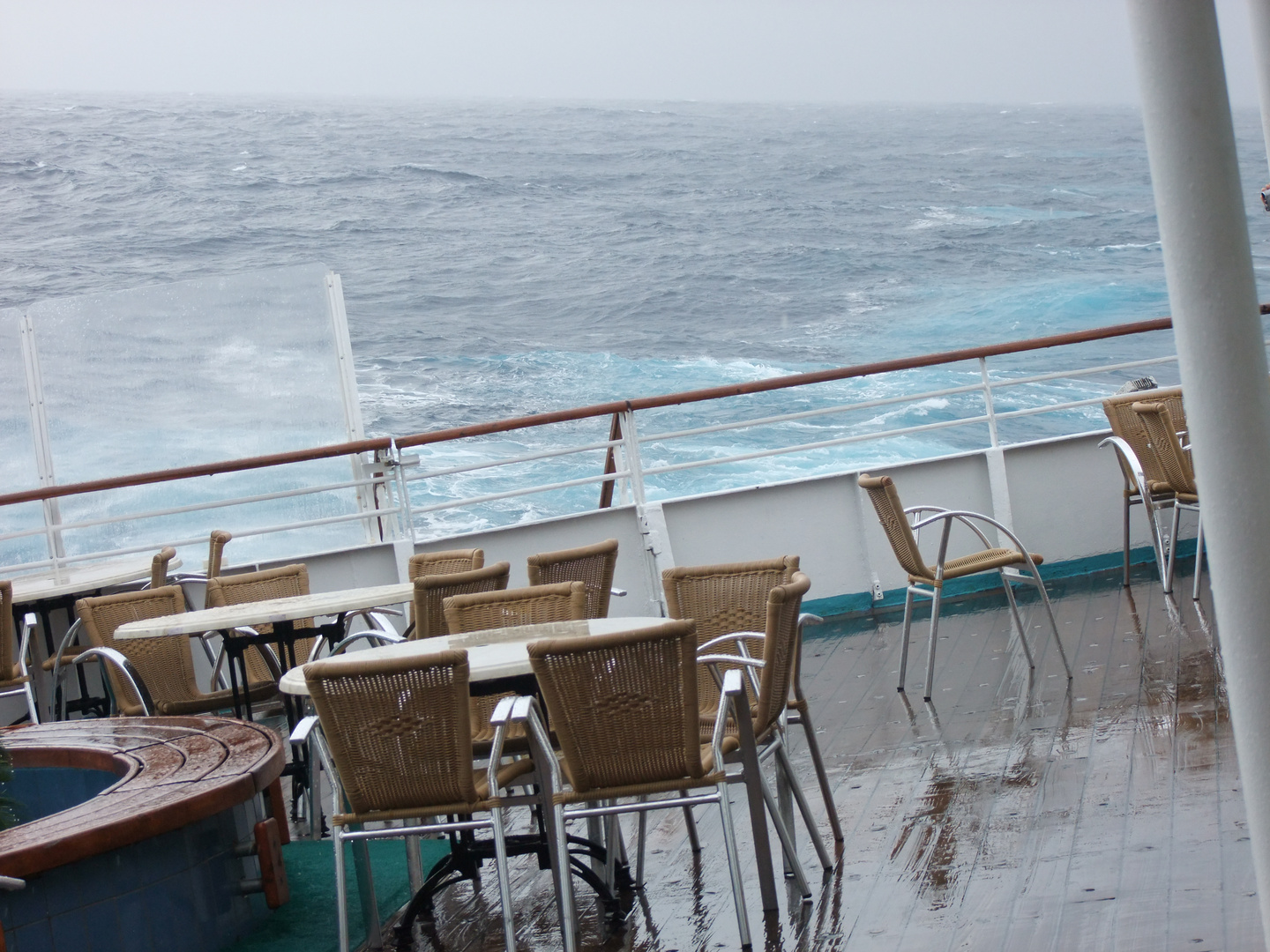 Regen und Sturm bei der Überfahrt