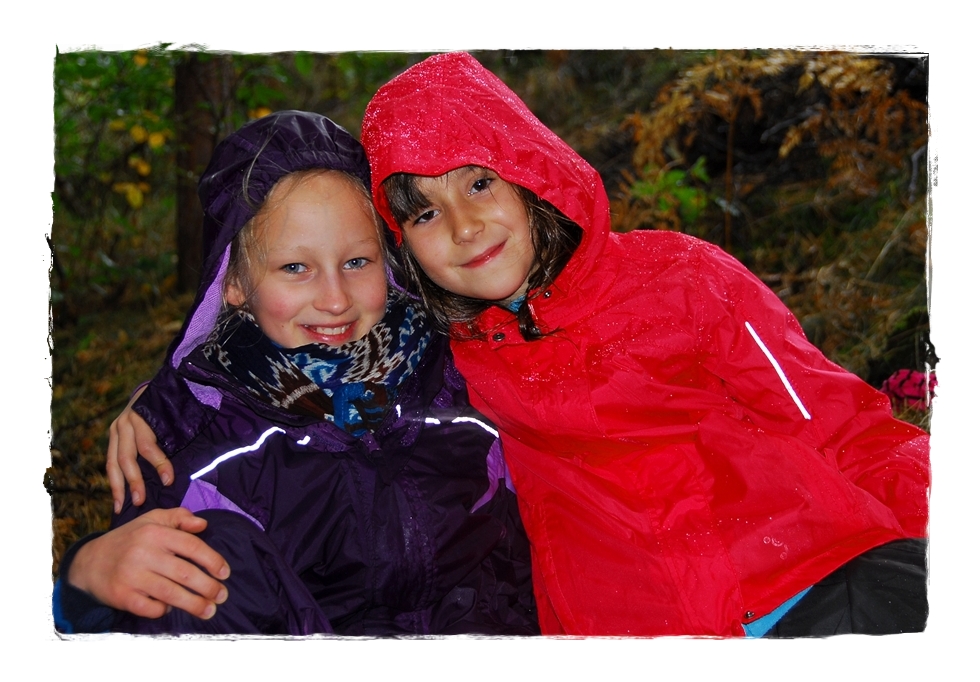 Regen??? - Uns doch egal!!!!  Maria und Ronja 3