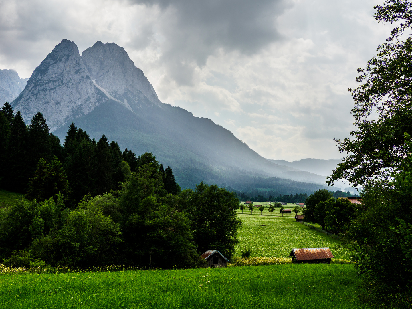 Regen zieht auf über Garmisch