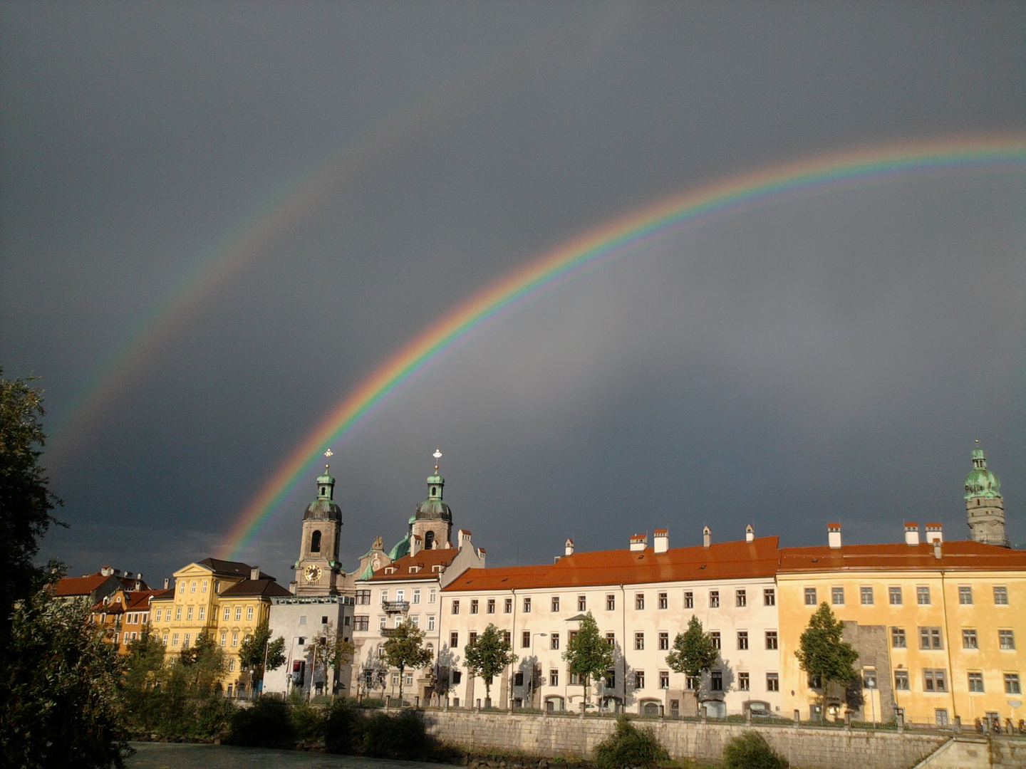 regenbögen über innsbruck