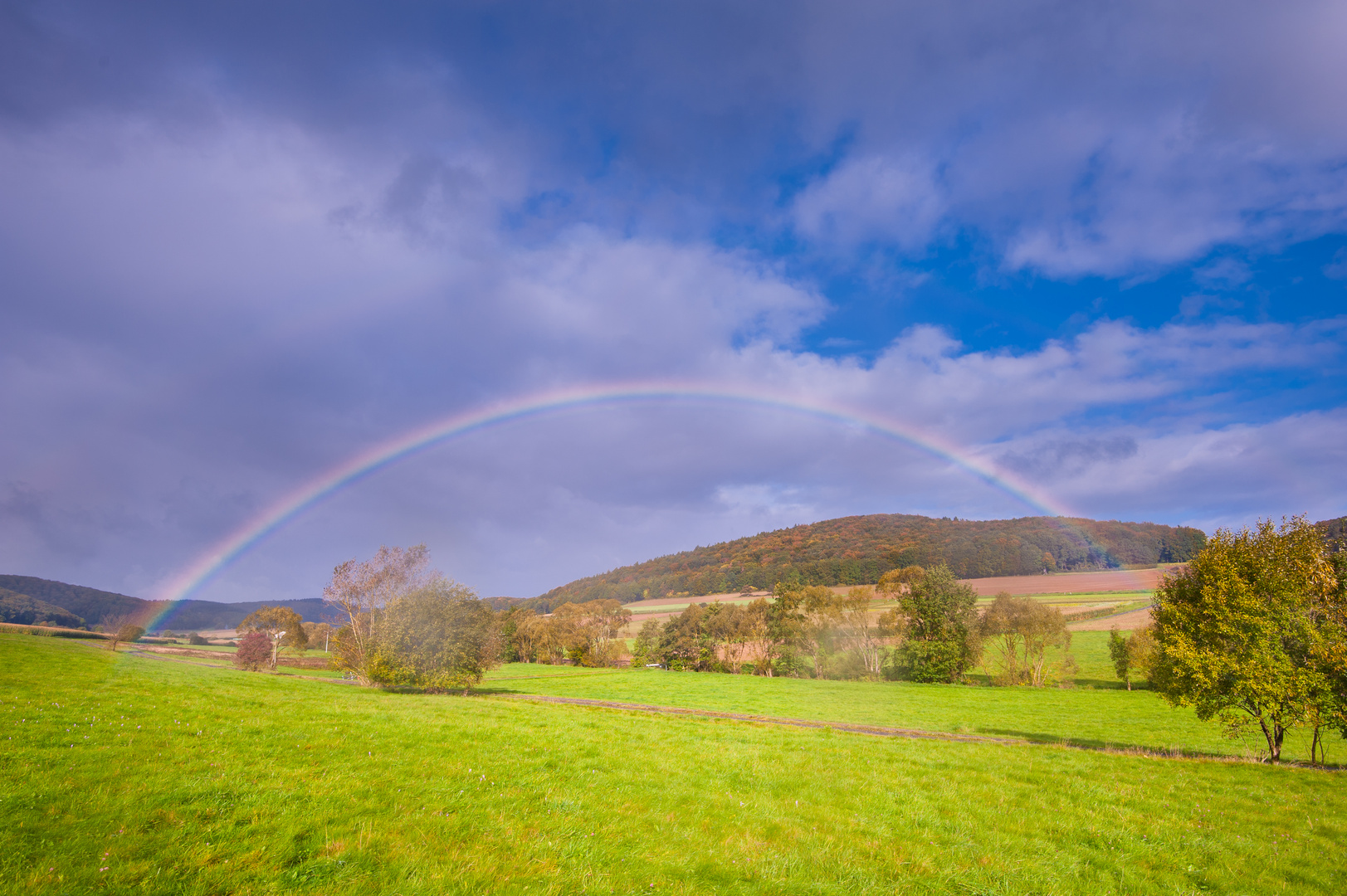 Dfb und uefa reagierten zunächst nicht auf anfragen. Regenbogen Bilder : Regenbogen 2 Foto & Bild | landschaft, regenbögen, wetter ...