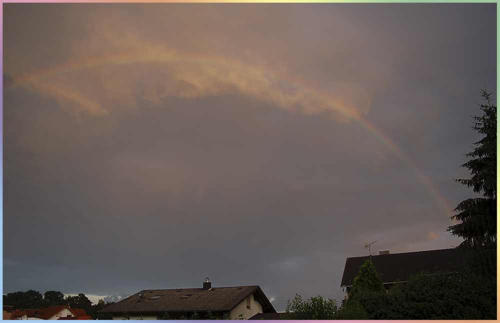 Regenbogen am Abendhimmel