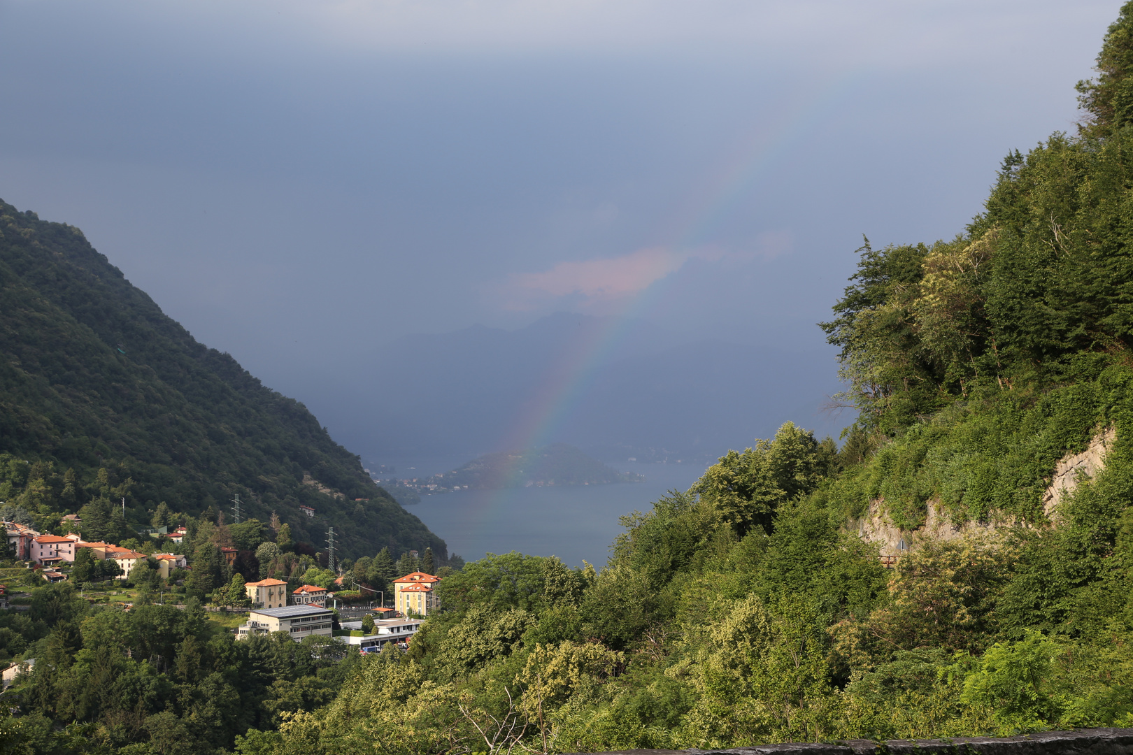 Regenbogen am Comer See