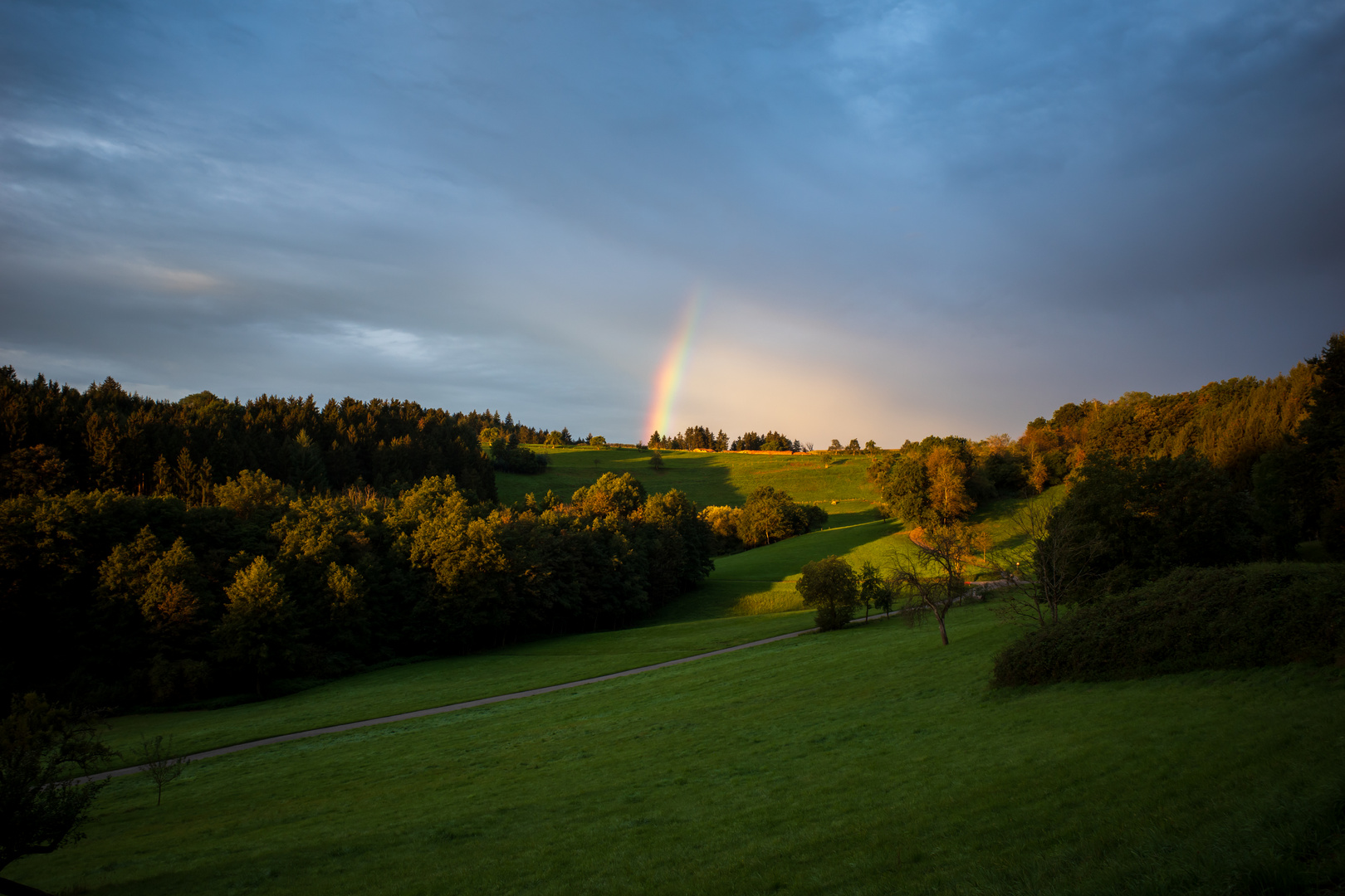 Regenbogen am frühen Morgen