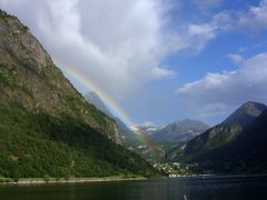 Regenbogen am Geirangerfjord