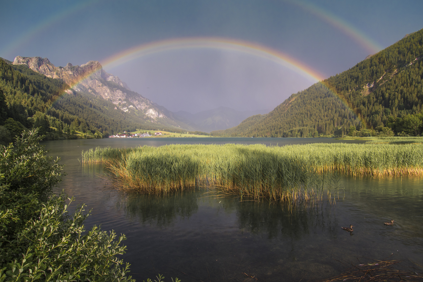 Regenbogen am Haldensee im Tannheimertal