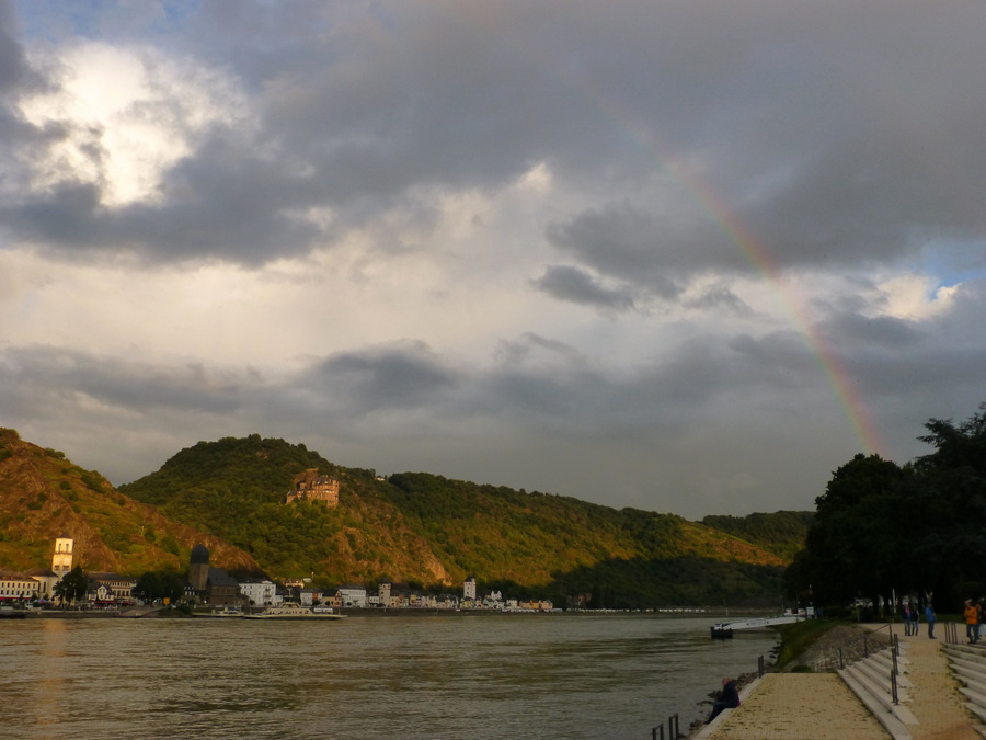 Regenbogen  am  Rhein