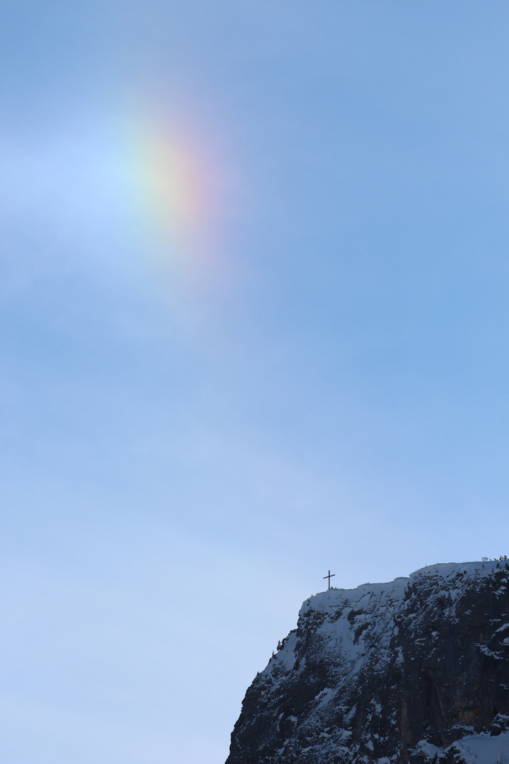 Regenbogen am strahlenden Morgen