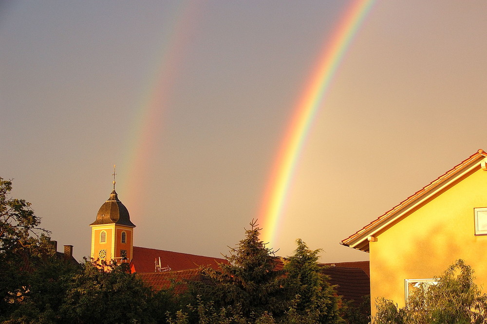 Regenbogen auf dem Dorf