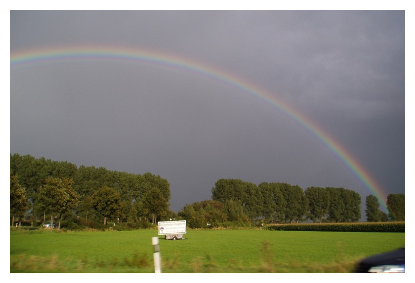 Regenbogen aus dem Auto