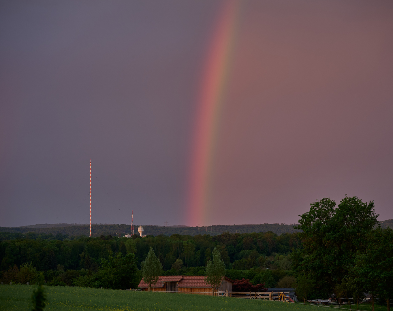 Regenbogen bei Sonnenaufgang