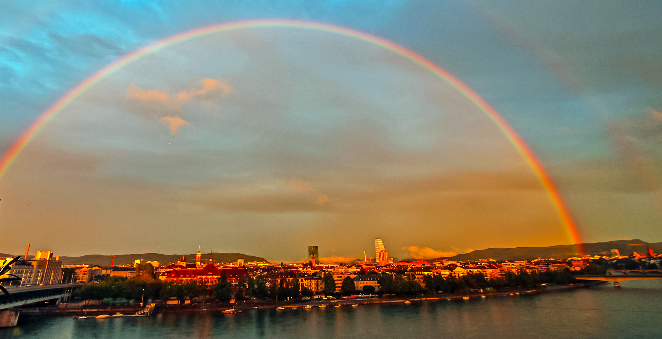 Regenbogen bei Sonnenuntergang