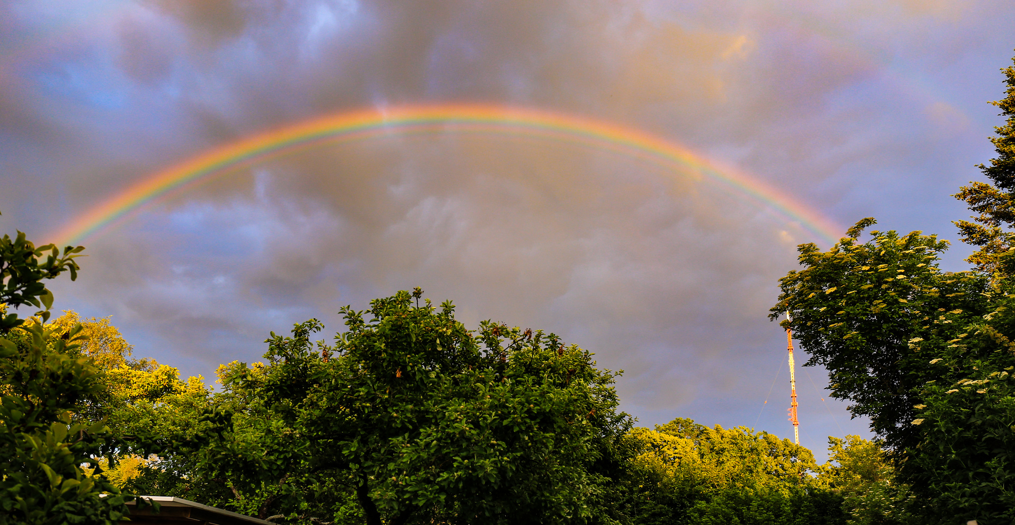 Regenbogen Beim Sonnenuntergang Foto Bild Himmel Regenbogen Himmel Universum Bilder Auf Fotocommunity