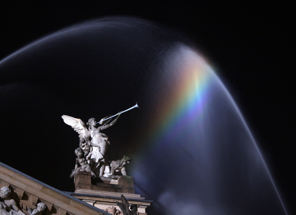 Regenbogen der Nacht