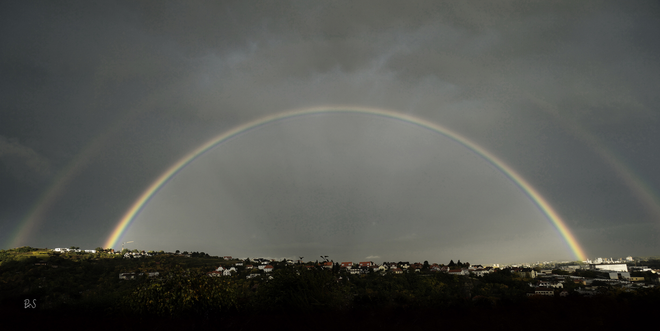 Regenbogen dramatisch