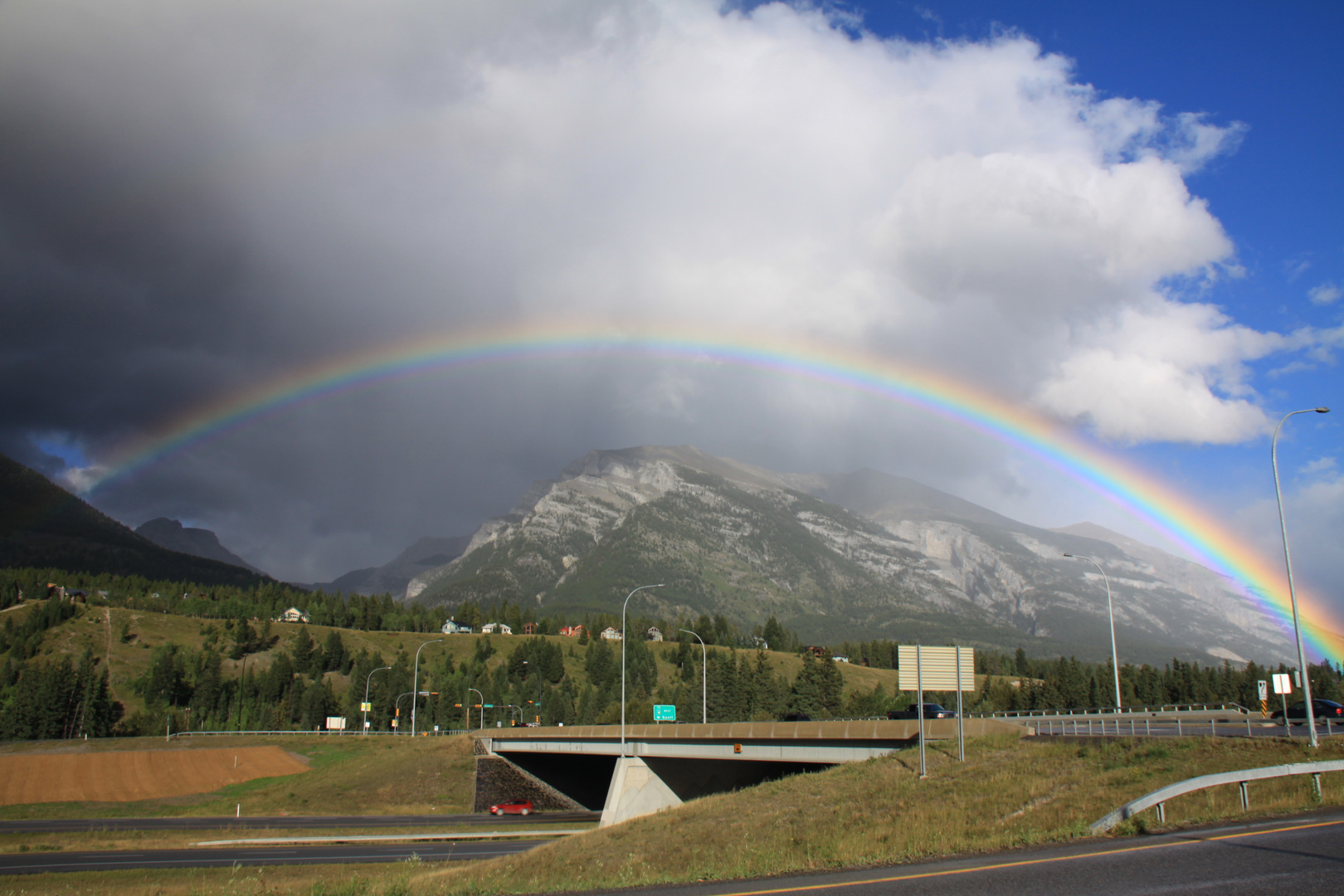 Regenbogen im Banff-Nationalpark