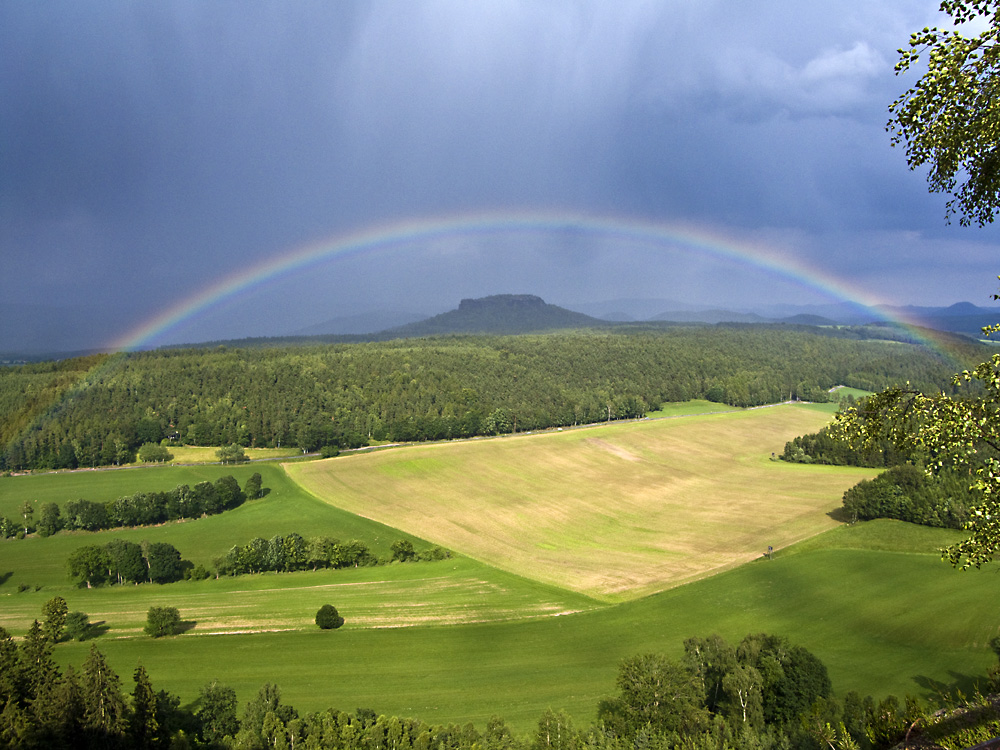 Regenbogen im Elbsandsteingebirge
