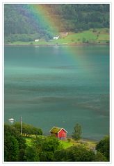 Regenbogen im Lusterfjord