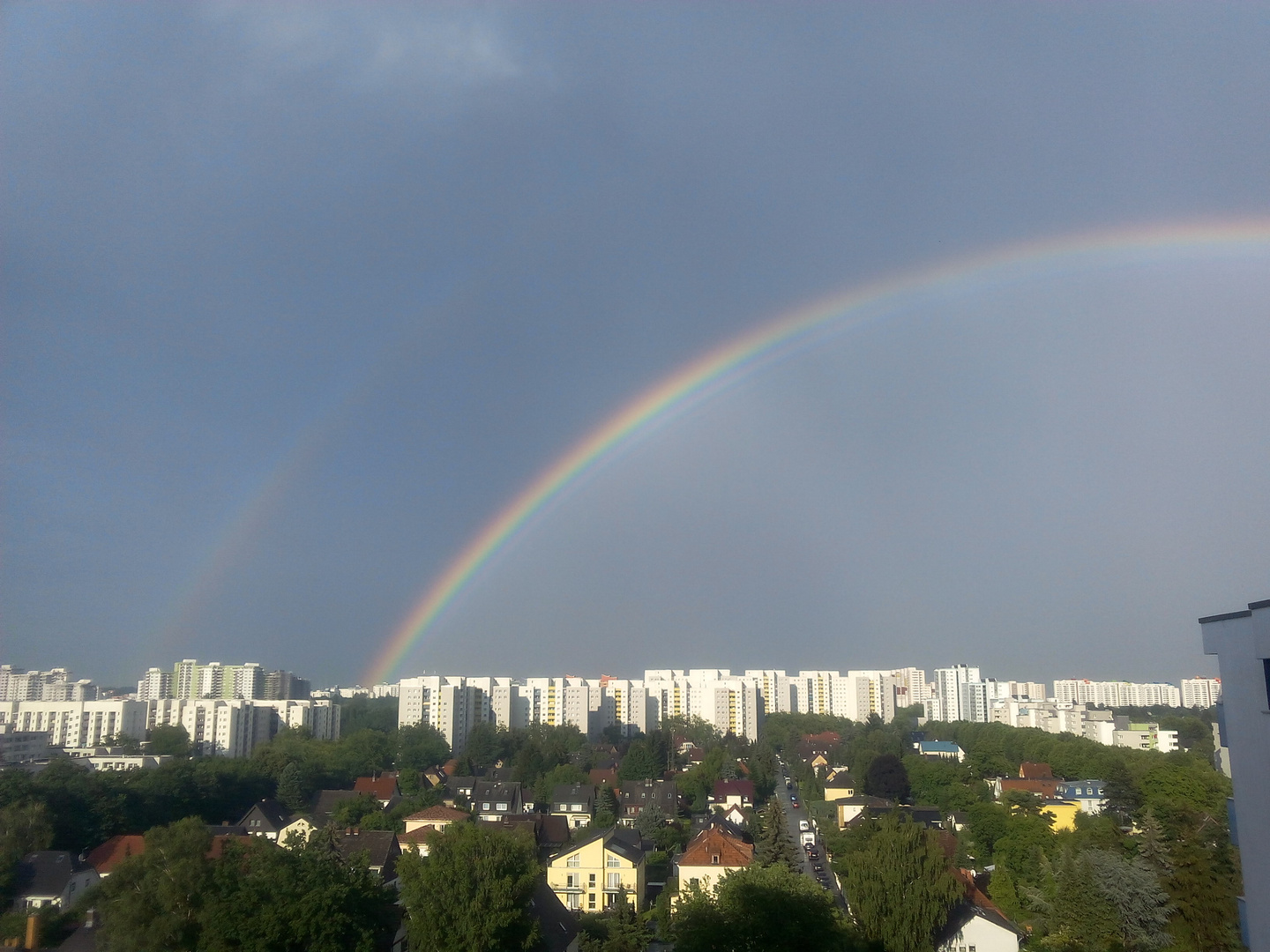 Regenbogen im Märkischen Viertel