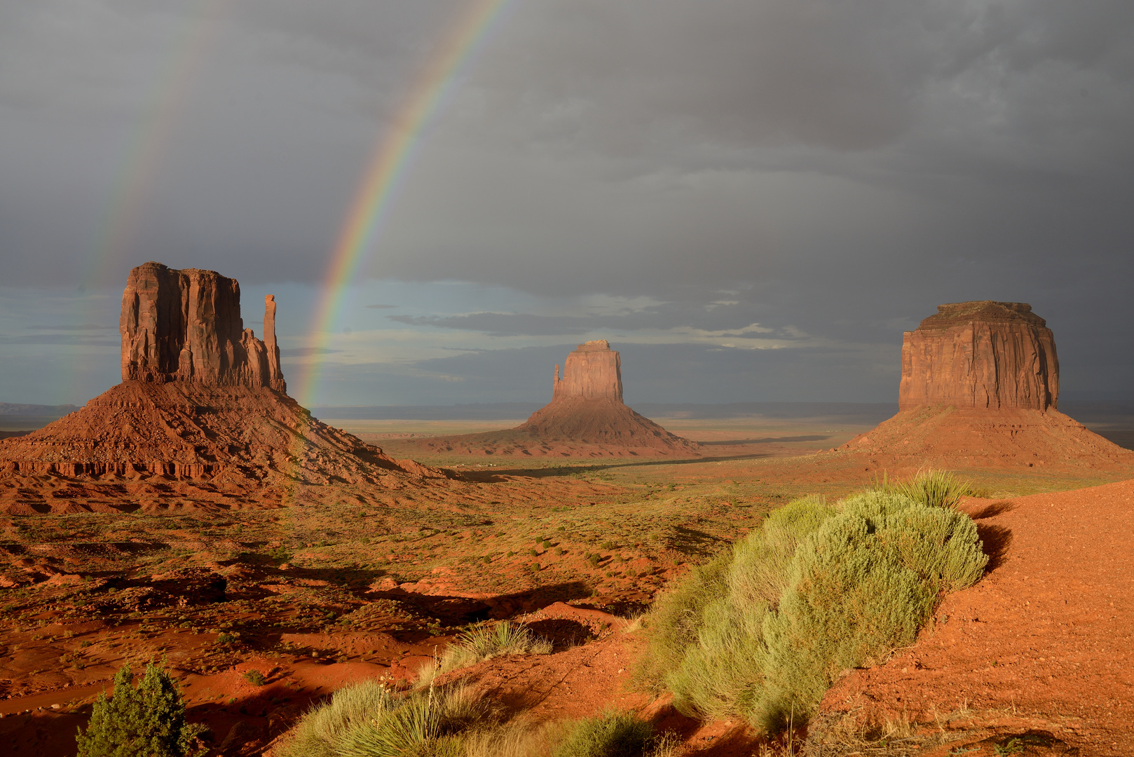 Regenbogen im Monument Valley 1