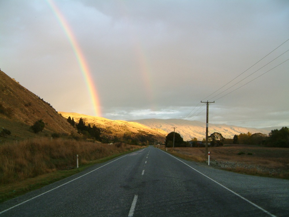 Regenbogen im Morgenlicht