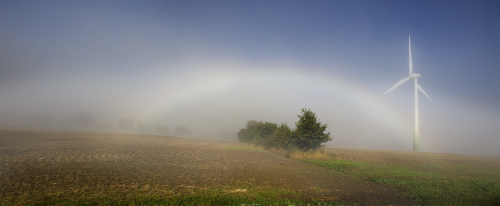 Regenbogen im Nebel