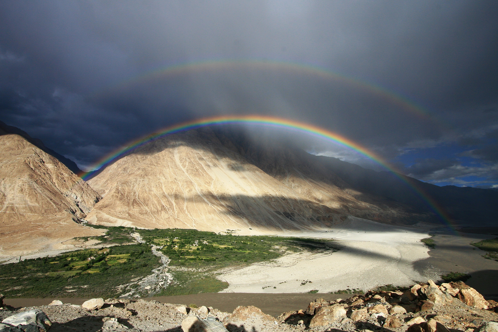 Regenbogen im Nubratal