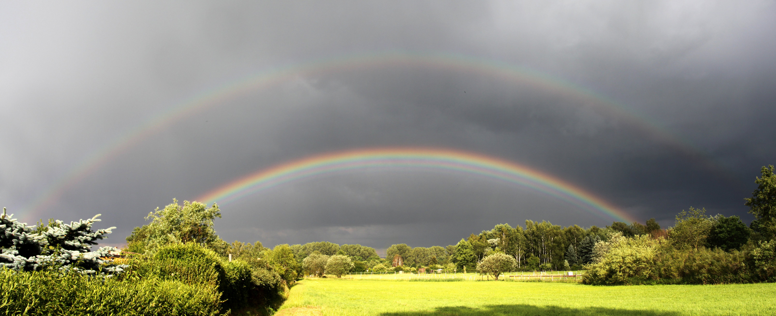 Regenbogen im Sommer 2011