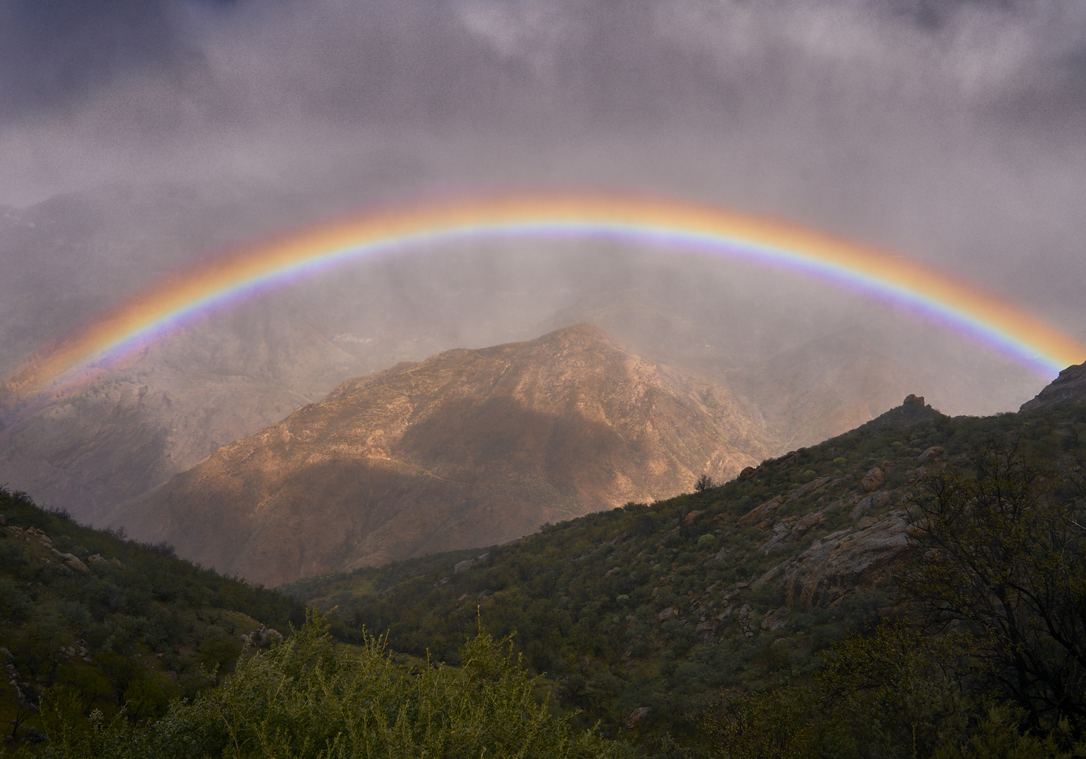 Regenbogen im Tal