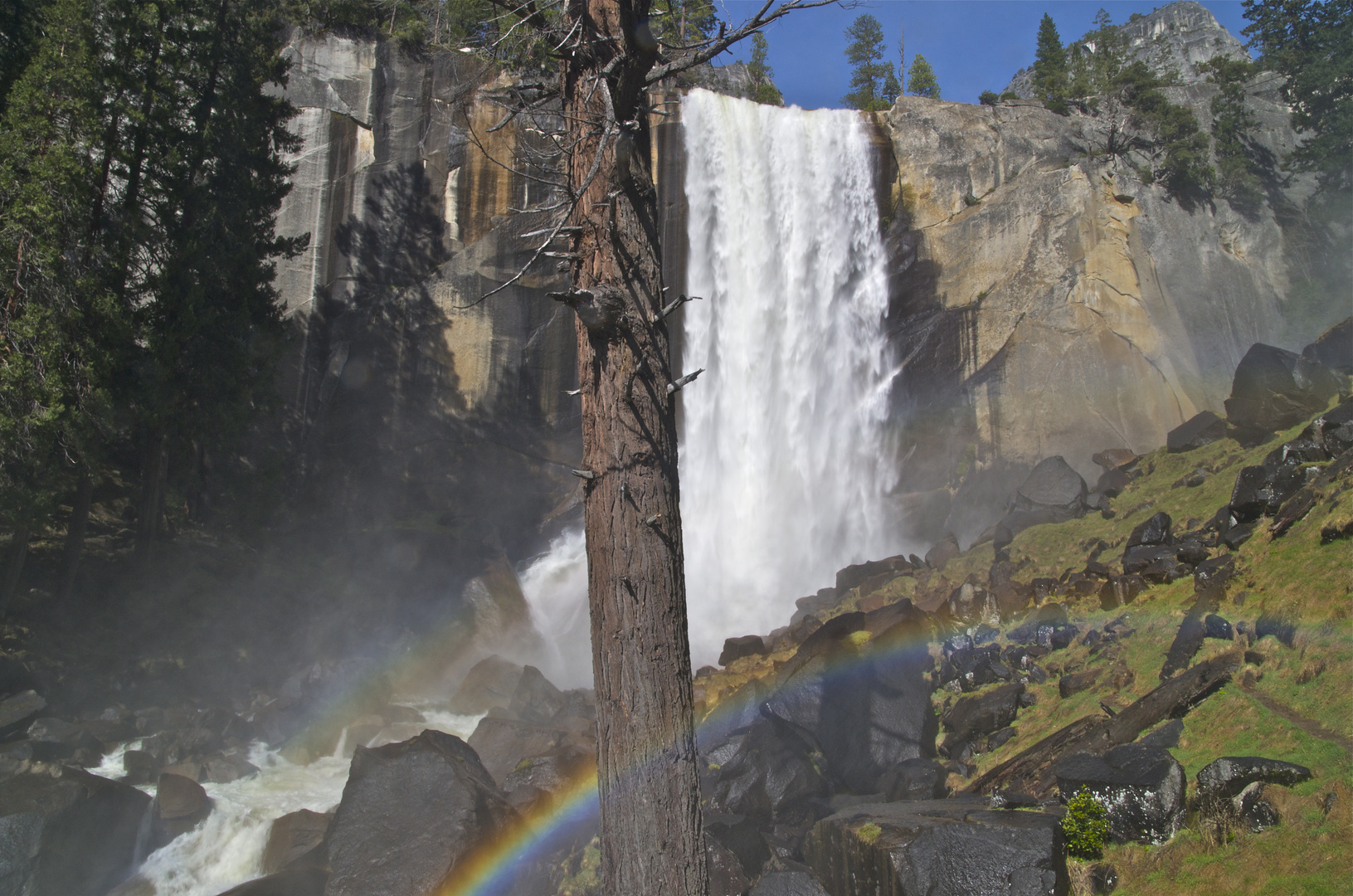 Regenbogen im Wasserdampf