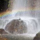 Regenbogen im Wasserfall