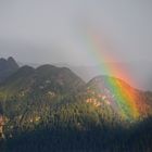 Regenbogen in den Tiroler Alpen