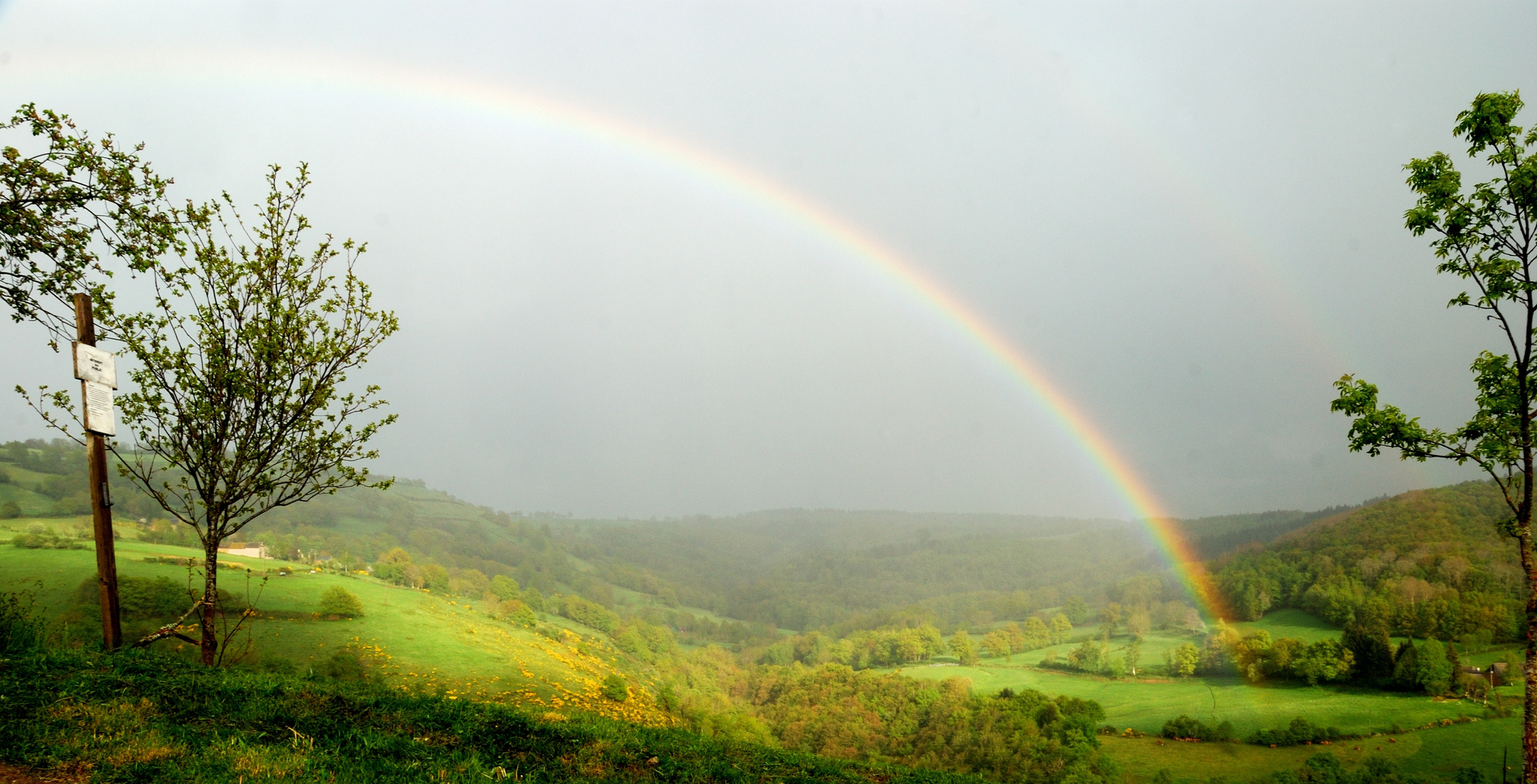 Regenbogen in der Auvergne