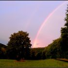 Regenbogen in der Dämmerung