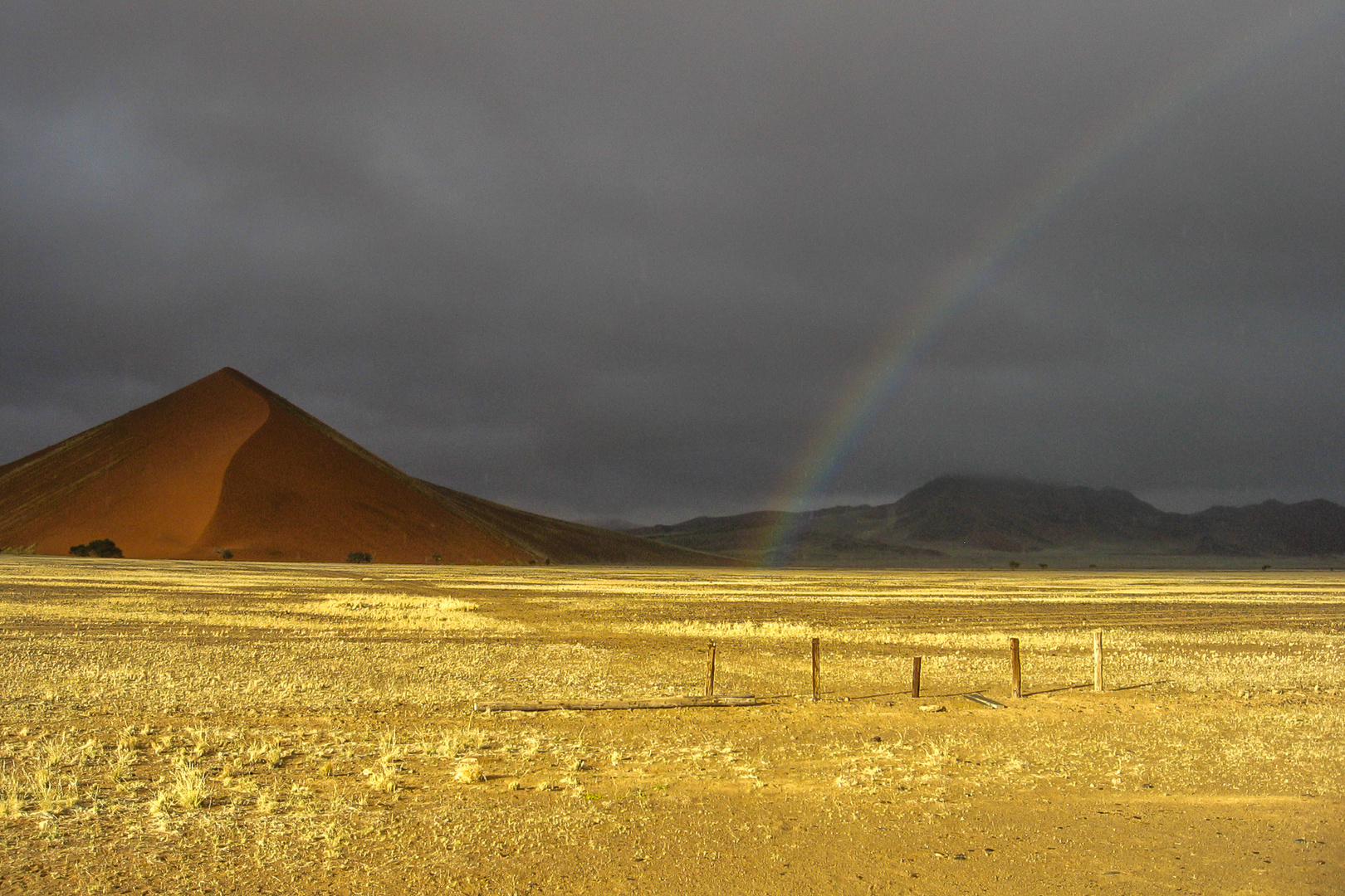 Regenbogen in der Namib