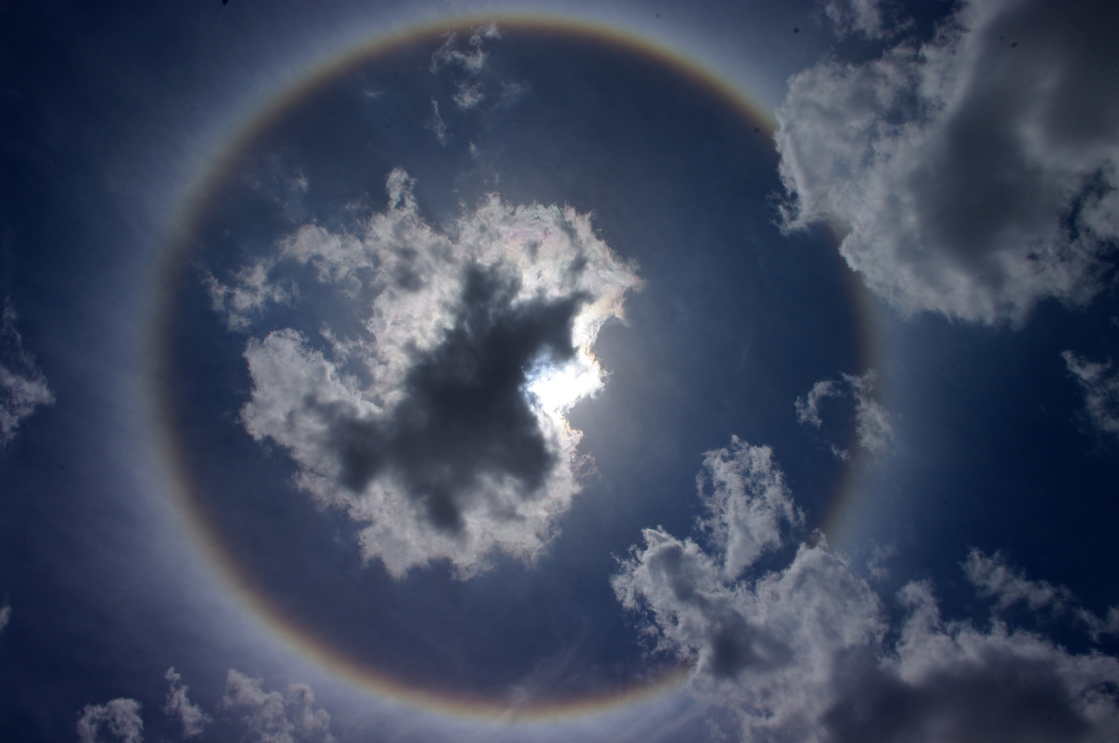 Regenbogen in Windhoek? Nein ein Halo