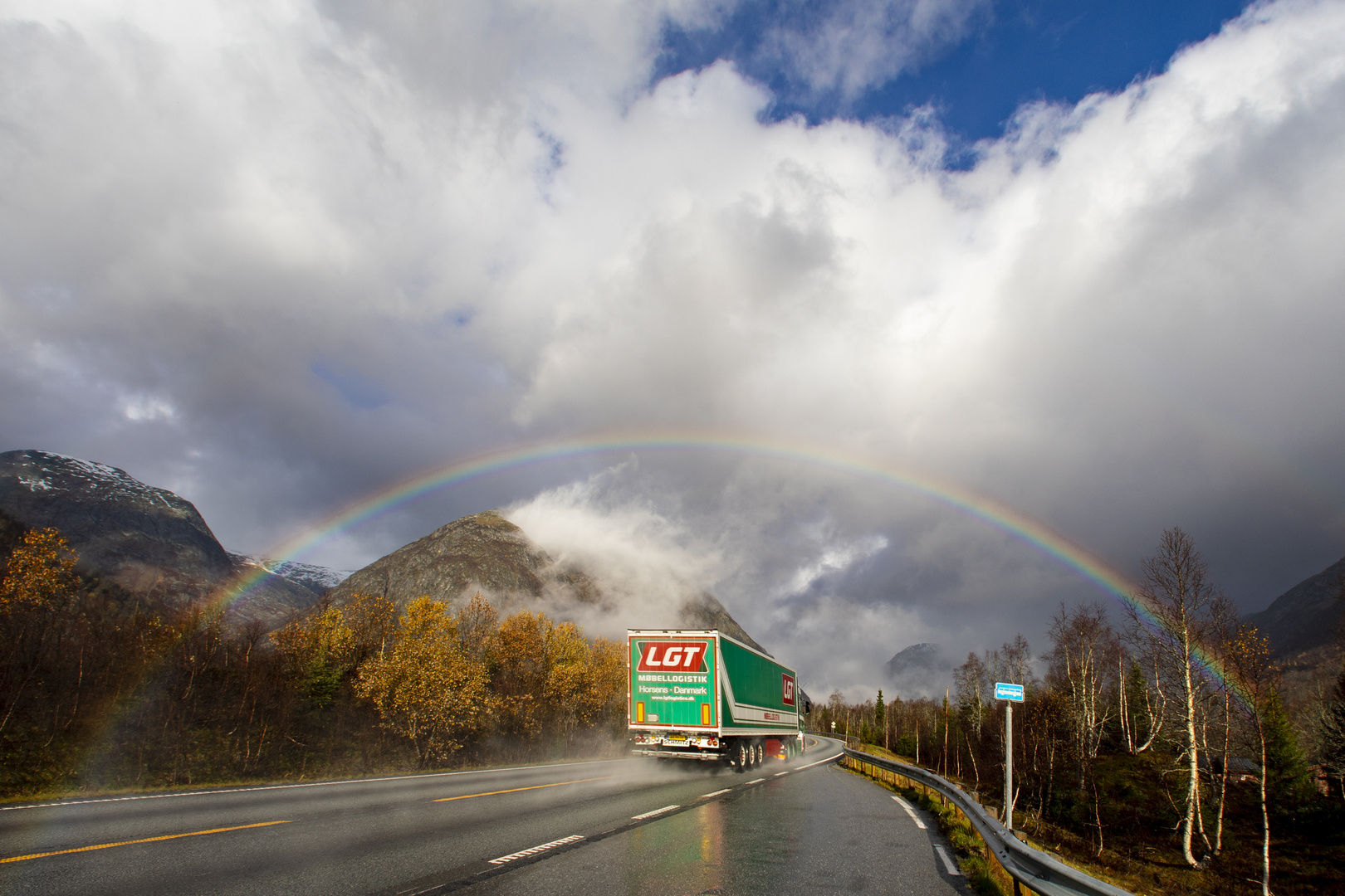 Regenbogen LKW