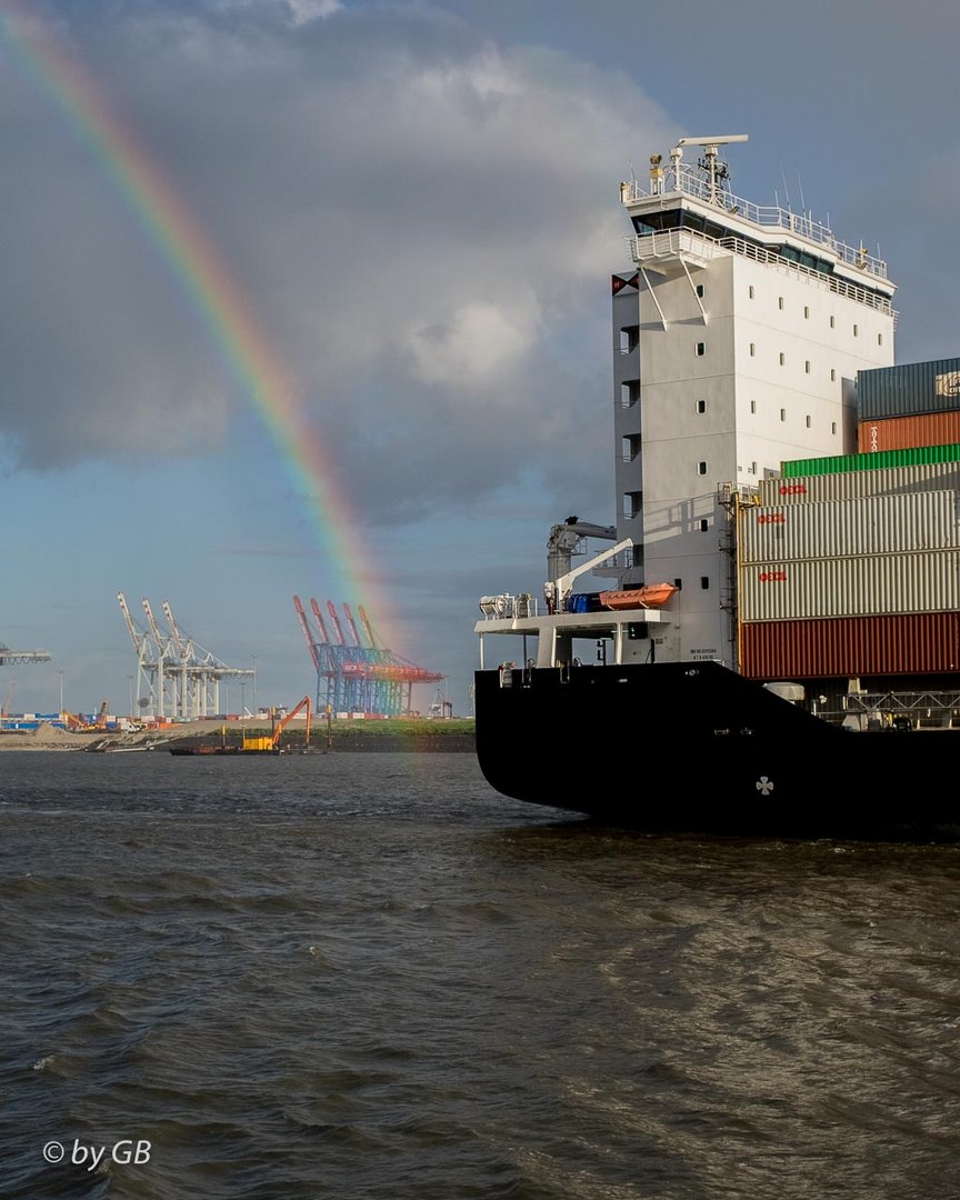 Regenbogen mit Container