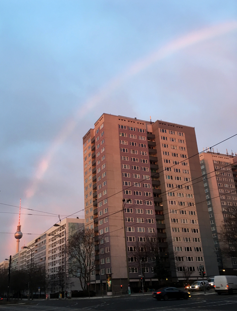 Regenbogen mit Turm