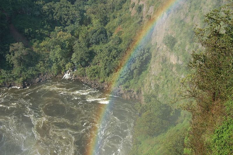 Regenbogen nahe den Victoria Falls