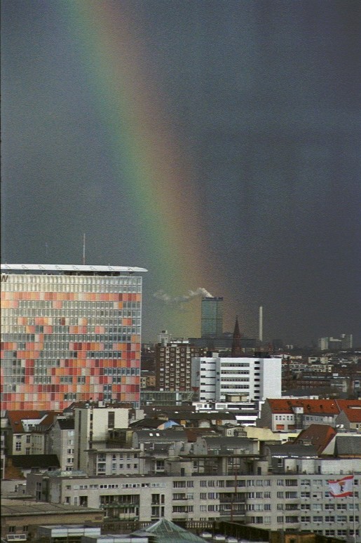 Regenbogen über Berlin