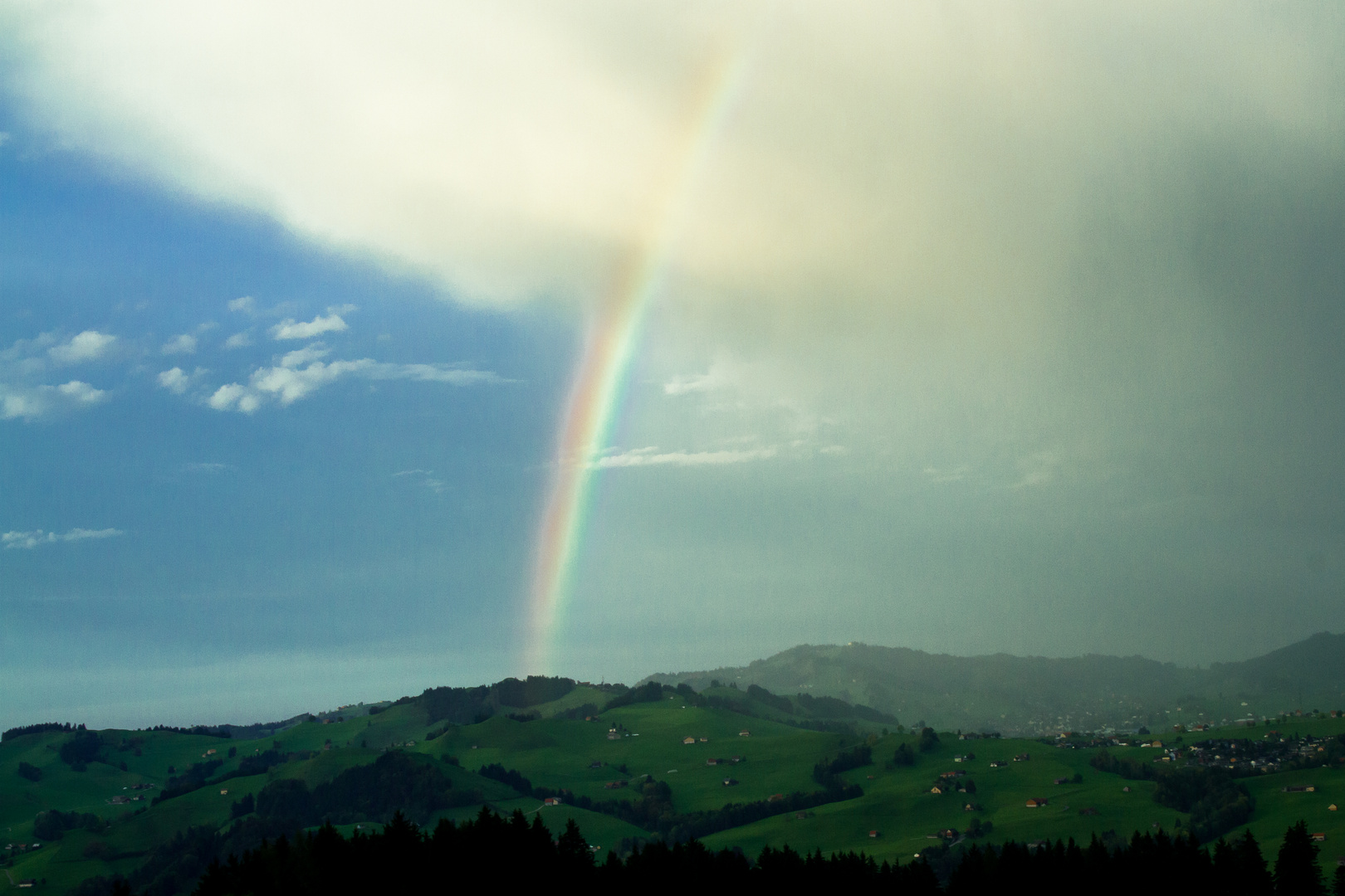 Regenbogen über dem Appenzellerland