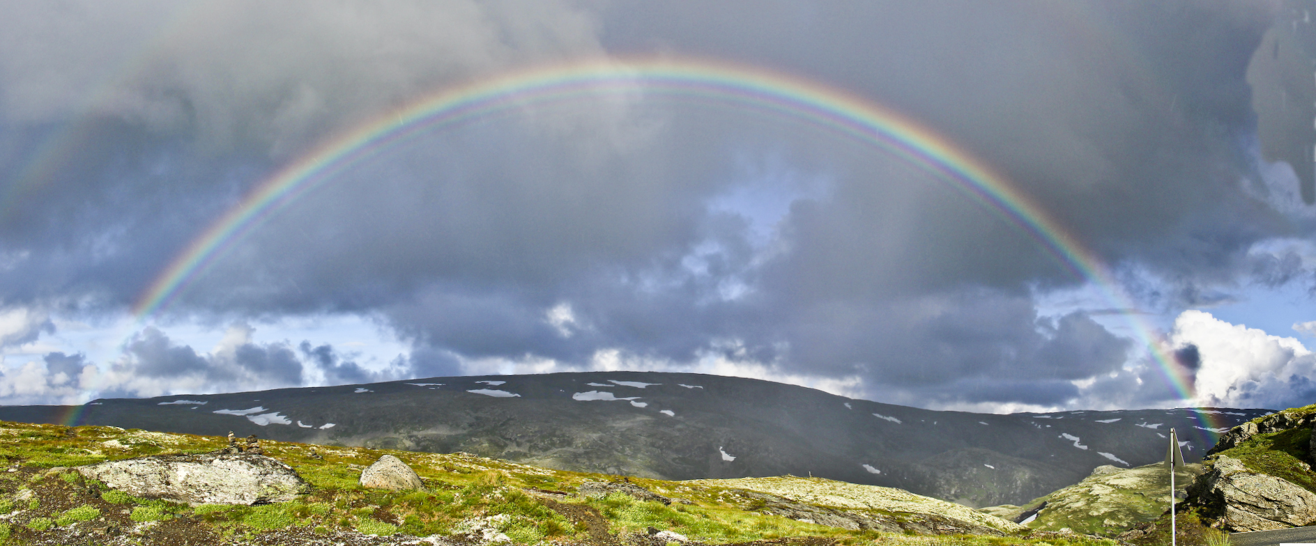 Regenbogen über dem Aurlandsfjell